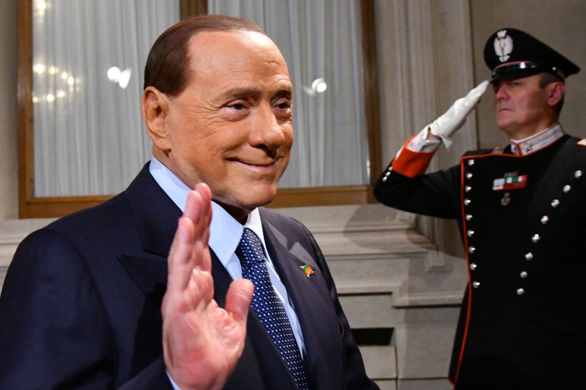 Race begins to display Berlusconi’s name in airports, stadiums and a bridge