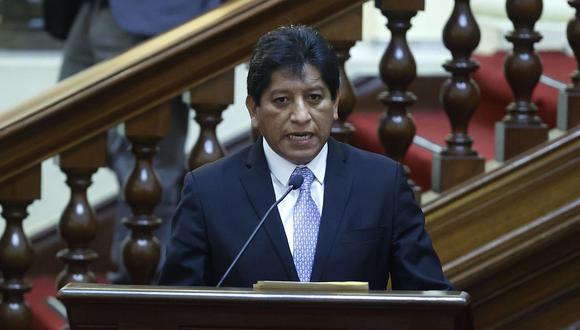 Defensor del Pueblo, Josué Gutiérrez, espera que explicaciones de la mandataria sean “verosímiles” en torno al caso Rolex. (Foto: Congreso)