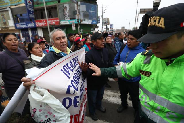 Policía Nacional ha montado un cordón policial para evitar disturbios, como ha ocurrido en una anterior protesta. (Fotos: Alessandro Currarino)