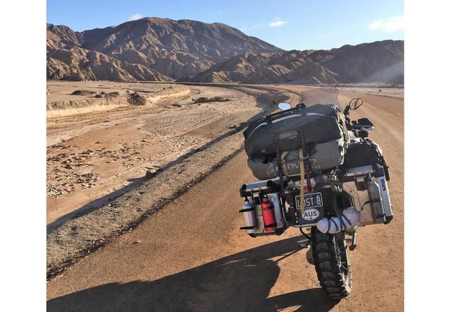 FOTO 6 | Por otro lado, la carpa pesa tan solo 12 libras y puede empacarse fácilmente en la parte trasera de la motocicleta. Este accesorio está disponible ahora por US$ 599.
