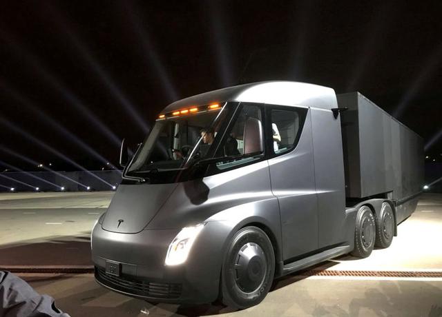 FOTO 1 | &quot;Diseñamos el camión Tesla para ser como una bala&quot;, dijo el cofundador y director ejecutivo de Tesla, Elon Musk. (Foto: Reuters)