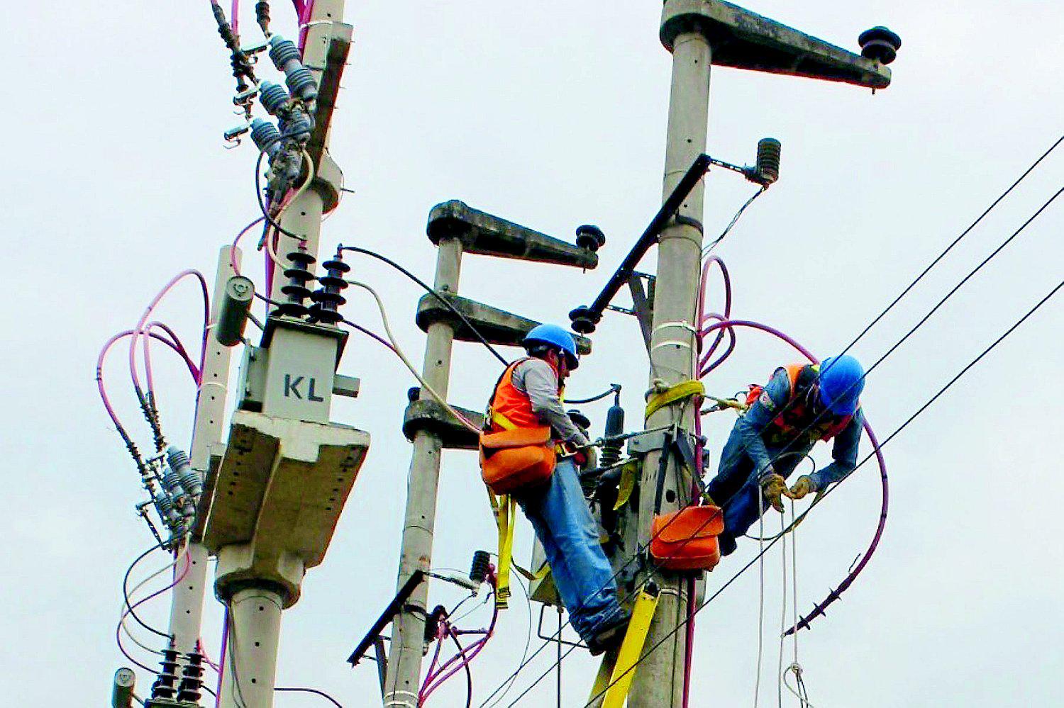 Las compañías de generación de energía con una alta exposición comercial serán las más expuestas debido al menor consumo de electricidad y a los precios spot más bajos esperados este año.