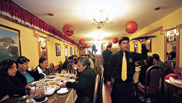 Medidas. Luego del levantamiento de la medida de aislamiento social, restaurantes se enfocarían en ofertas, indicaron. (Foto: GEC)