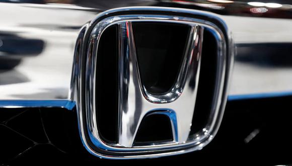 El logotipo de Honda se ve en un automóvil Honda exhibido en el Auto Show de Nueva York en el distrito de Manhattan de la ciudad de Nueva York, Nueva York, EE.UU., 29 de marzo de 2018. REUTERS/Shannon Stapleton
