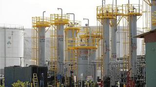 OPEP advierte de exceso de oferta petrolera en 14.7 mbd sin recorte