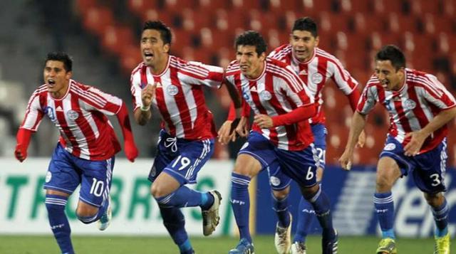 La selección de fútbol de Paraguay. Su organización está a cargo de la Asociación Paraguaya de Fútbol (APF), perteneciente a la Conmebol. Por lo general, sus partidos como local los juega en el estadio Defensores del Chaco. Los Guaraníes o La Albirroja, c