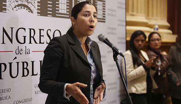 Úrsula Letona salió a defender a Miguel Torres por burlas. (Foto: El Comercio)