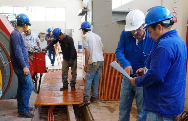 Hasta el trimestre de estudio, en la capital existen 3.1 millones de personas adecuadamente empleadas y representan el 61% del PEA. En el periodo enero – noviembre, el empleo adecuado aumentó 2.1% (63,00 personas). (Foto: Andina)