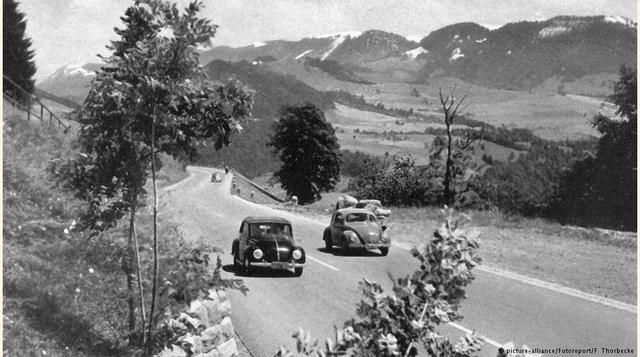 La ruta alemana de los alpes: Para aquellos que encuentran el senderismo demasiado pesado, siempre existe la opción de cruzar la región de Algovia por carretera. La ruta alpina alemana conduce desde el lago Constanza hasta la la región de Berchtesgadener 