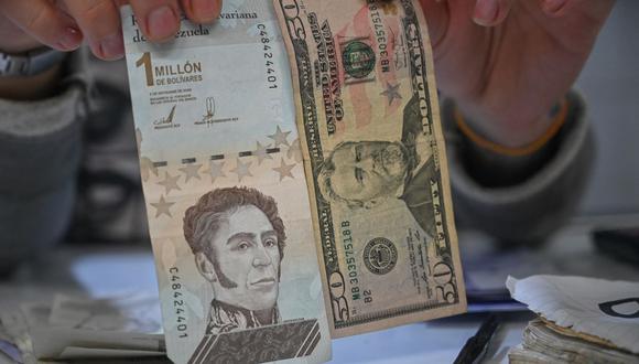 El mayor billete de la vieja familia, de un millón, apenas representa 25 centavos de dólar y ni siquiera compra un caramelo. Seguirá en circulación junto a los nuevos por unos meses. (Federico PARRA / AFP).