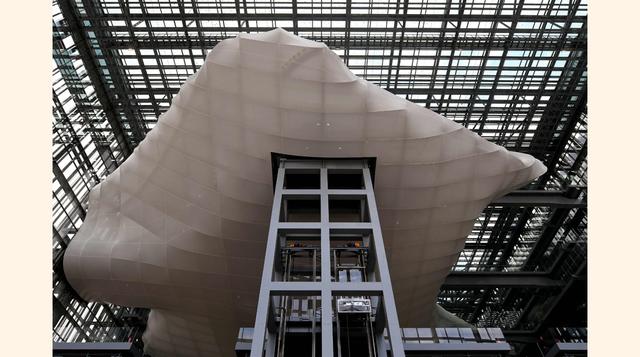 Fuksas, de 72 años de edad, es conocido en todo el mundo por sus proyectos postmodernos, entre ellos la nueva terminal del aeropuerto de Shanghai en China. (Foto: AFP)
