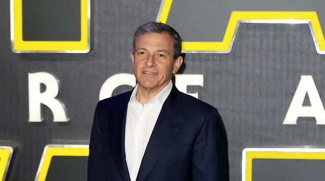 Bon Iger, director de The Walt Disney Company: "Millones de personas se enamoraron de ella por encarnar a la indomable princesa Leia; siempre tendrá un lugar especial en los corazones de los fans de Star Wars, así como en el de todos nosotros que tuv