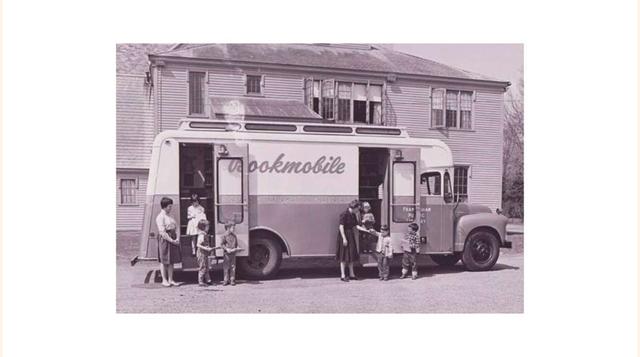 La Bibliomóvil que llegó a Framingham en 1956. (Foto: msn)