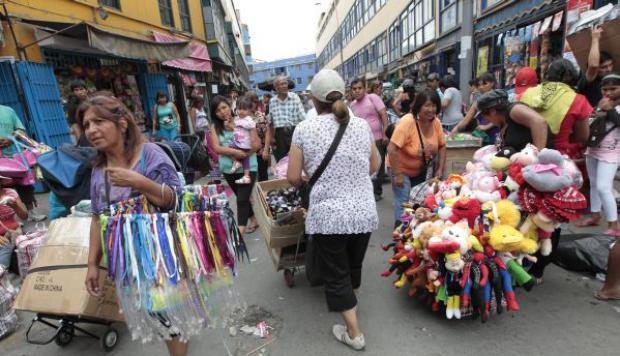 Aún existen muchos trabajadores informales en el país.
