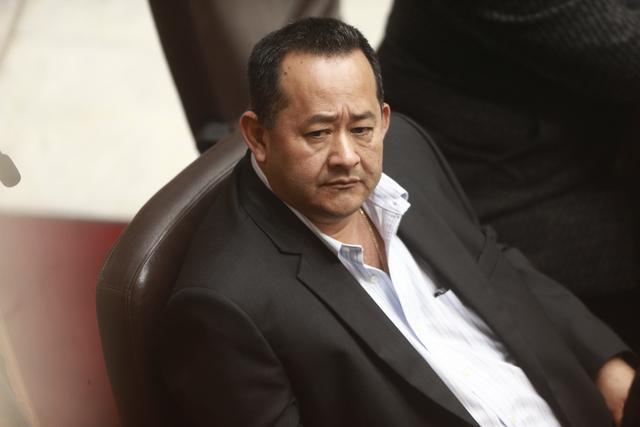 Bienvenido Ramírez renunció junto a Kenji Fujimori. Junto a Guillermo Bocángel, fueron suspendidos por denuncias constitucionales en su contra. (Foto: GEC)