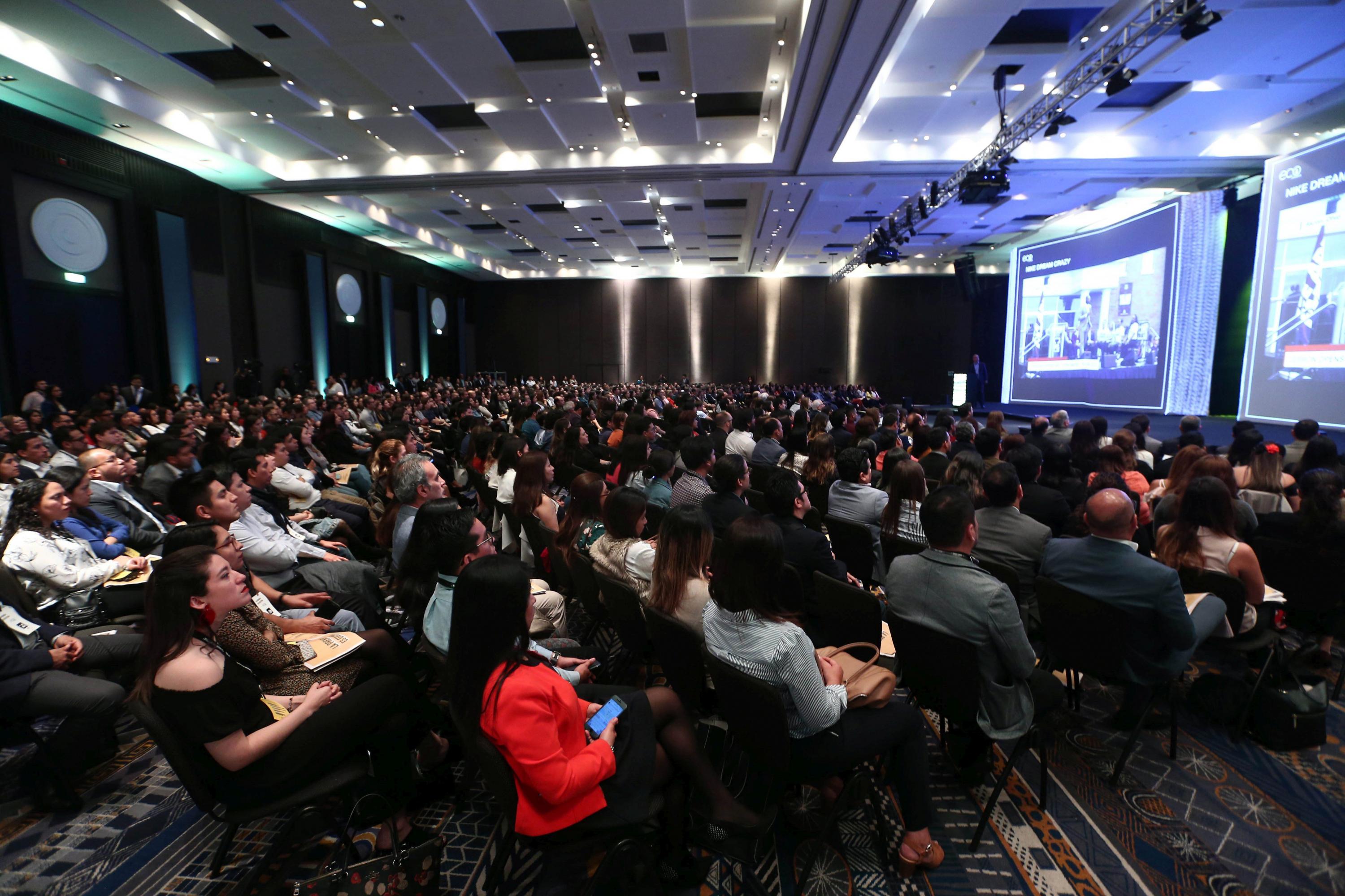 Especialistas. La preventa del Grupo El Comercio contó con exposiciones de expertos internacionales y una nutrida asistencia. (Foto: Alessandro Currarino)