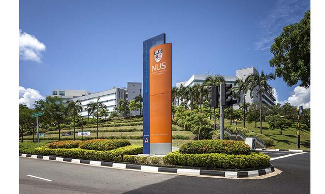 Universidad nacional de Singapur. Es la universidad más antigua de Singapur. Cuenta con 35.000 estudiantes entre sus filas y obtiene una puntuación de 84,2.