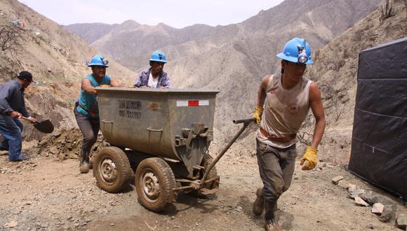 Por otro lado, el viceministro señaló que la inversión en exploración minera creció 30% durante el 2017, pero este año crecería 20% aproximadamente, superando los US$ 5,000 millones (Foto: Andina).