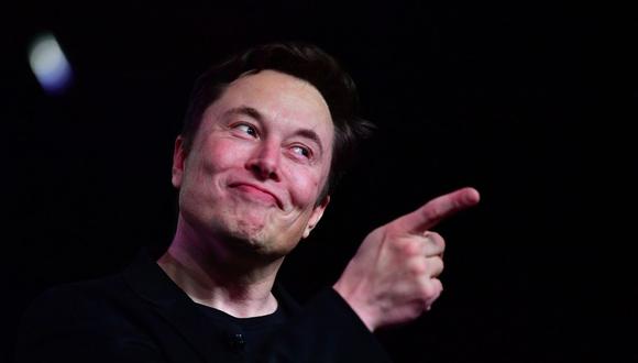 Elon Musk empieza con los cambios y apunta a las cuentas verificadas (Foto: AFP)