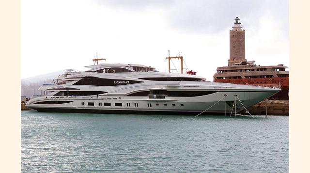 CORAZÓN DE LEÓN – US$ 150 millones. El 207-pies Corazón de León, puesto en marcha este año, es el tercer superyate de  multimillonario británico minorista Philip Green. Perfecto para acoger a los amigos de la superestrella, que incluyen a Kate Moss, Simon