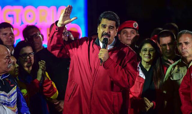 ¿Qué es una asamblea constituyente?. Es una convención constitucional convocada por el presidente y compuesta por delegados electos. Tiene el poder no sólo de revisar la constitución sino de escribir una nueva, o de disolver o reemplazar las ramas del gob