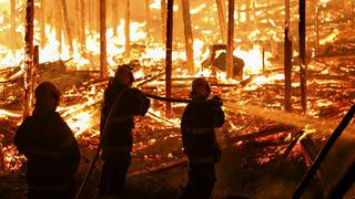 Perú decreta alerta por incendios en Amazonia brasileña