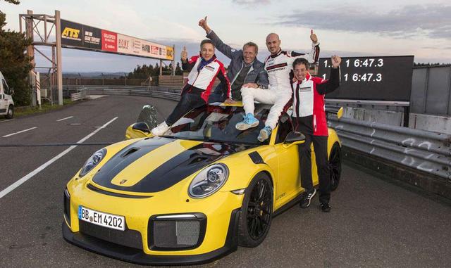 FOTO 2 | El 911 GT RS es un vehículo diseñado para consumidores y puede circular por las calles de EE.UU. legalmente.