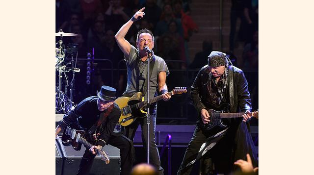Bruce Springsteen. Recaudación en su gira The River Tour 2016: 170,7 millones de dólares. Precio medio de las entradas: 113,35 dólares. Número de entradas vendidas: 1.505.642 . Ciudades/Conciertos: 48/53. Concierto más taquillero: 18,8 millones de dólares