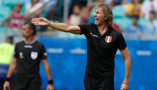 FOTO 3 | Sin importar el resultado dentro de los 90 o penales, Betsson señala que una clasificación de Perú paga 2.85. Si Chile consigue el boleto a la final, el multiplicador es de 1.45. (Foto: EFE)