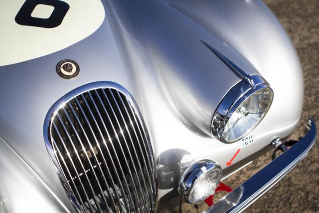 “La verdadera razón del XK 120 fue la supervivencia”, dijo Fred Hammond, jefe de del área patrimonio de Jaguar. Porque William Lyons, el fundador de la marca, vislumbró que el futuro de la compañía estaría en los sedanes, la idea fue fabricar un sedán con