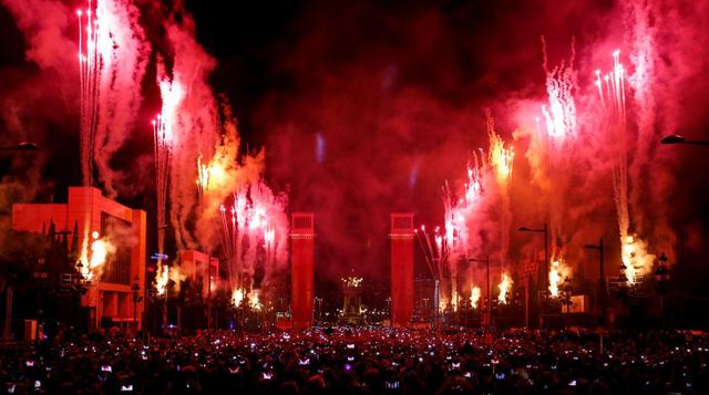 La ciudad de Barcelona parece arder de felicidad por la llegada del año 2017. (Foto: AFP)