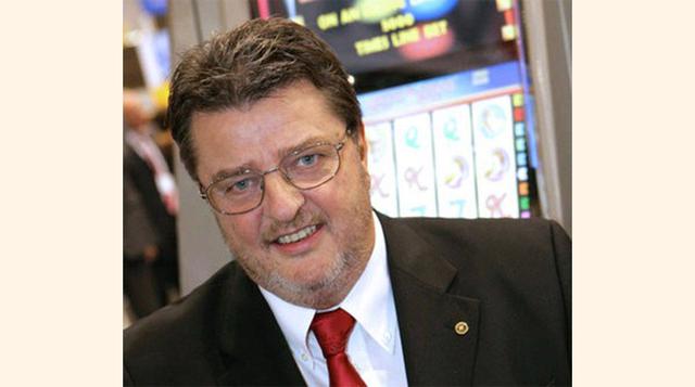 Johann Graf. Patrimonio neto: 8.000 millones de dólares. País: Austria. Fuente de riqueza: Apuestas. Johann Graf llevó las máquinas estadounidenses de pinball a Austria y más tarde se convirtió en un agente para una compañía británica de máquinas tragaper