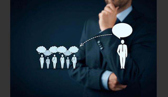 FOTO 3 | 3. Piensa en personas, no en lugares 

Si quieres transformar tu negocio tienes que conectar personalizando cada paso del usuario. Si no lo haces vas a perder un gran porcentaje de ventas y participación del mercado. “Debes personalizar los productos o servicios para fidelizar a los consumidores, así como generar acciones que eliminen la fricción y responsabilizar a todos por el cliente”, señaló Juan Carlos Gómez, líder del sector Retail de Google. (Foto: Difusión)