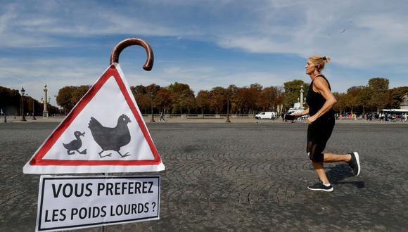 La prohibición de circular para los vehículos concluirá a las 18:00 de París. (Foto: AFP)