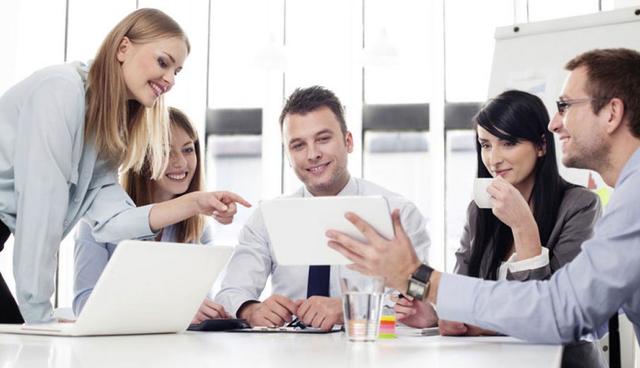 FOTO 10 | 10. Desarrollar relaciones con personas influyentes

Construyen relaciones con socios que influyen en sus Clientes ideales. Estos podrían incluir su Centro de Información al Visitante local, Organizaciones de Mercadeo de Destino, Consejos de la Industria del Turismo, otras Empresas de Turismo y organizaciones relevantes de Comercio y Medios. A partir de ahí, aprovechan cualquier oportunidad que se les presente de estos socios.

No esperan que las oportunidades se les entreguen en un plato, pero buscarán oportunidades proactivamente si están alineados con ayudarlos a encontrar a más de sus clientes ideales.