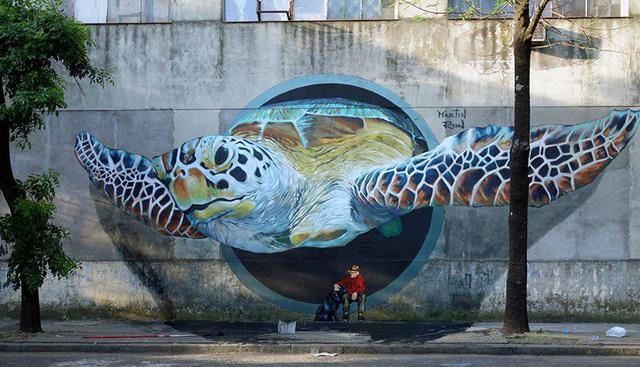 Mural del popular artista Martín Ron. Puede apreciarse en la calle Pedro Luján de Barracas, en  Buenos Aires, Argentina. (Fuente: Google Art Project: Street Art)