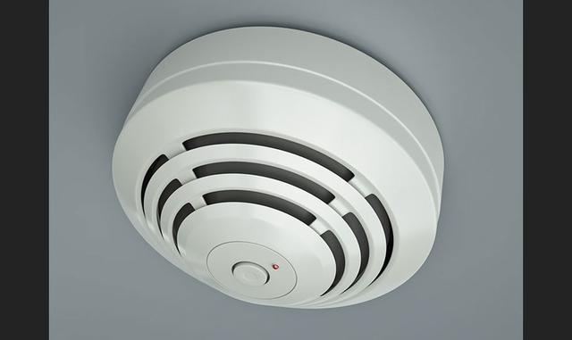 En 1970 la NASA y Honeywell desarrollaron un detector de humo por ionización, un dispositivo capaz de detectar humo y gases tóxicos en Skylab (la primera estación espacial estadounidense) para el cual se usó el isotopo americio-241. Éste fue el precursor 