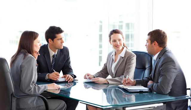 FOTO 2 | 2.      ¿Quiénes tienen derecho a recibirla? Los trabajadores que son elegibles para recibirla son aquellos sujetos al régimen laboral de la actividad privada, que cumplan por lo menos con una jornada mínima diaria de 4 horas o 20 semanales.  No tienen derecho a recibir este beneficio, los trabajadores que tengan menos de un mes laborando, los trabajadores de microempresas, aquellos que perciban el 30% o más del importe que pague el público por sus servicios, como es el caso de estilistas, peluqueras, personas dedicadas al cuidado cosmético, mecánicos, entre otros. (Foto: iStock)