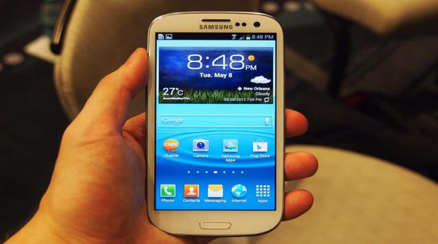 Samsung Galaxy S3(2012). Innovador en el tamaño de su pantalla y la calidad de las fotos de su cámara.