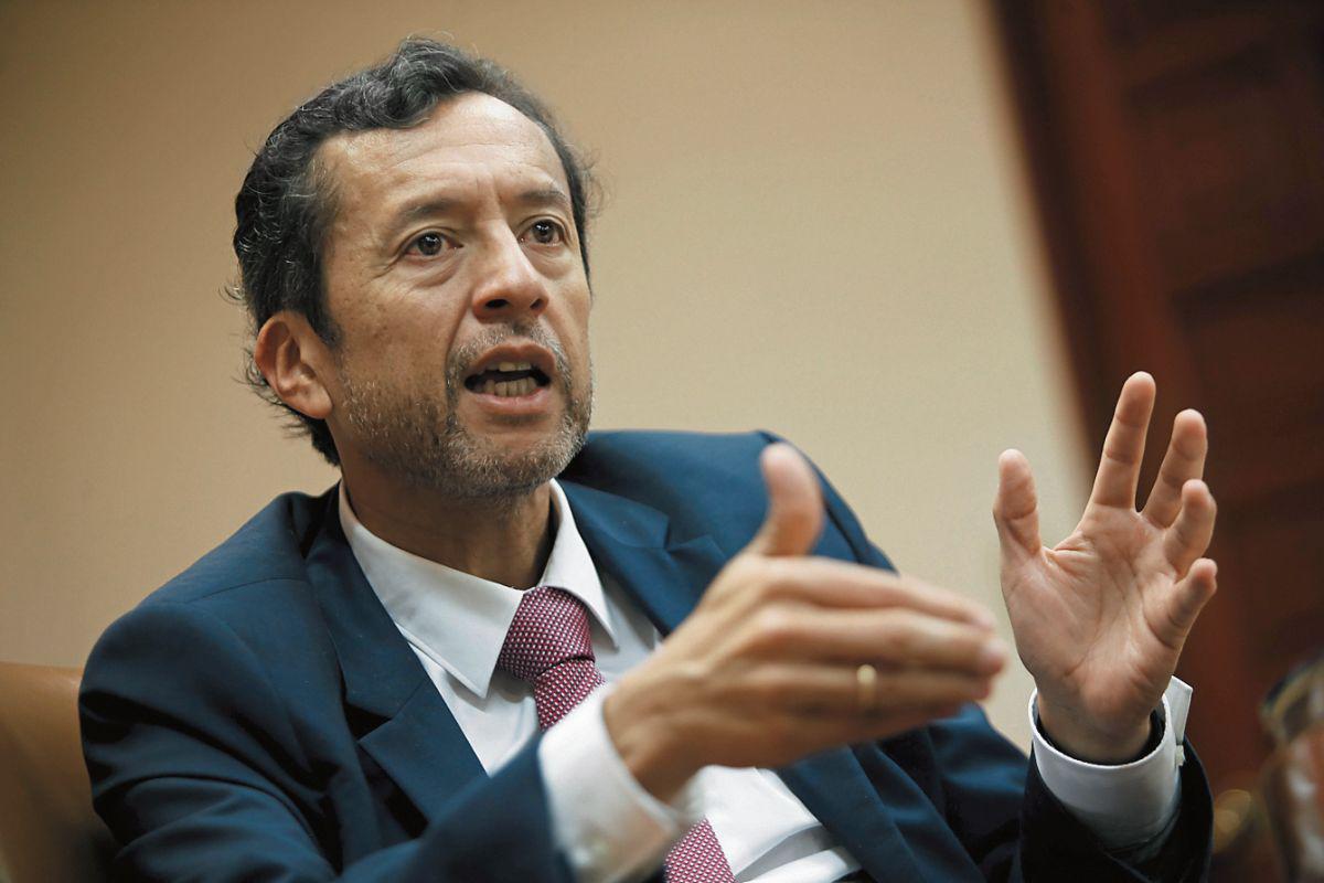 Crecimiento. Tuesta estima que este año la economía caería de manera “brutal”, con una tasa negativa mayor a 5%.  (Foto: Manuel Melgar / GEC)