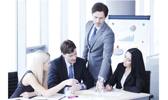 Fotos 5 | 5. La profesionalización. Evitar incorporar a familiares para la gestión. Solemos ver empresas familiares en las que trabajan muchos miembros de la familia. En repetidas ocasiones, estos familiares fueron contratados sin los debidos procesos obj