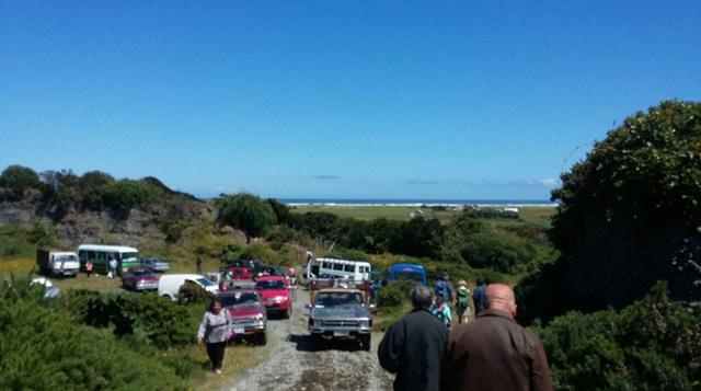 Los habitantes de Cucao evacuaron tras decretarse la alerta de tsunami en la zona. Foto: @cisnesdecucao en Twitter