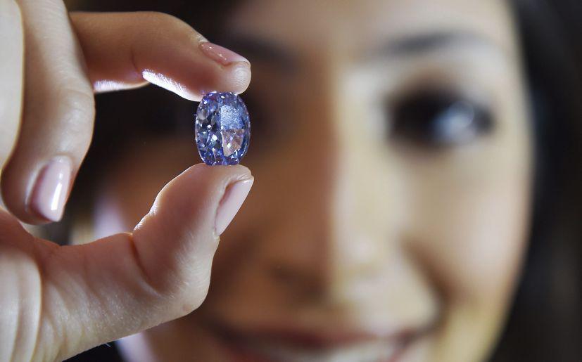 El mayor productor mundial está luchando por la forma en que vende diamantes después de un año desastroso para las empresas que cortan, pulen y comercializan las gemas en todo el mundo. (Foto: EFE)