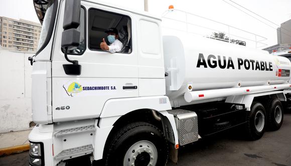 Cinco camiones cisterna adquiridos por el Ministerio de Vivienda para mitigar los efectos del fenómeno El Niño no cumplen con las especificaciones técnicas y la normativa sanitaria vigente, advierte la Contraloría.