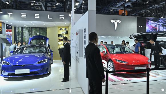 Tesla, el mayor fabricante de coches eléctricos del mundo, tiene cerca de 300 tiendas en China. (Foto: AFP)