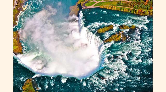 Cataratas del Niágara, Canadá y Estados Unidos, estas cascadas posiblemente son los más conocidas en el mundo.