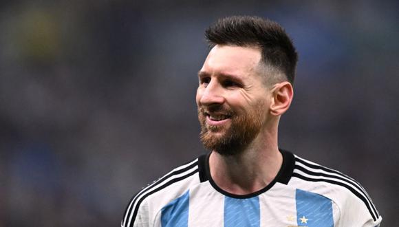 El delantero número 10 de Argentina, Lionel Messi, reacciona ante una oportunidad perdida durante el partido de fútbol de la final de la Copa Mundial de Qatar 2022 entre Argentina y Francia en el Estadio Lusail, al norte de Doha, el 18 de diciembre de 2022. (Foto de Kirill KUDRYAVTSEV / AFP)