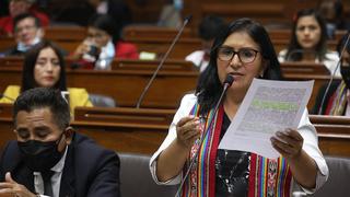 Ministra de la Mujer no habla de las denuncias de violencia familiar contra algunos ministros