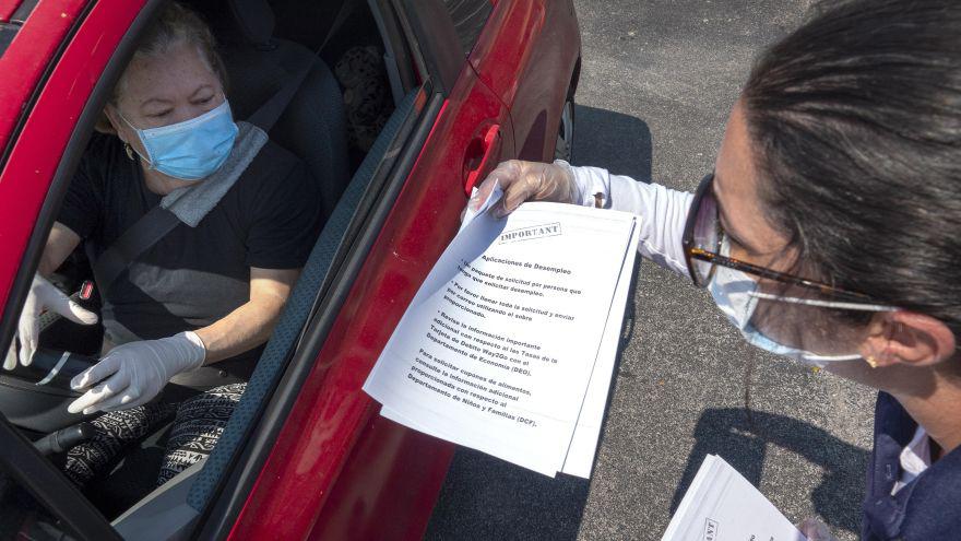 En total, aproximadamente 12 millones de personas reciben actualmente cheques por desempleo, casi igualando el punto máximo alcanzado en enero del 2010, poco después de que terminara de manera oficial el periodo de la Gran Recesión. EFE/EPA/CRISTOBAL HERRERA