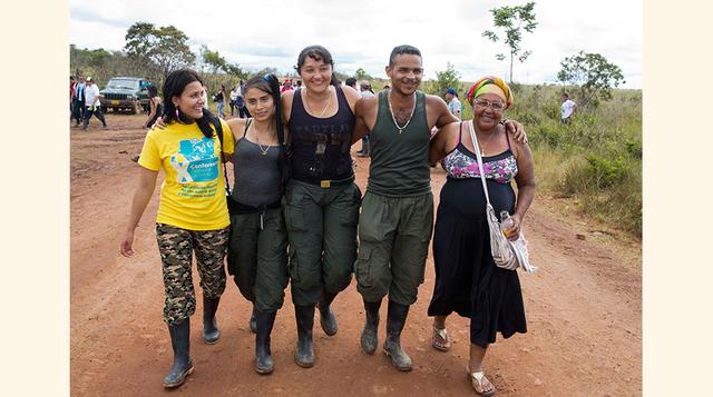 ¿Apoyo popular? Es difícil medir el impacto de las FARC en el imaginario colectivo, ya que la guerrilla ocurre en zonas rurales muy alejadas. Sin embargo, las grandes marchas organizadas dejan en claro un rechazo generalizado hacia los rebeldes. Una encue
